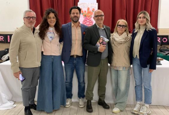 Il ragazzo dai pantaloni rosa